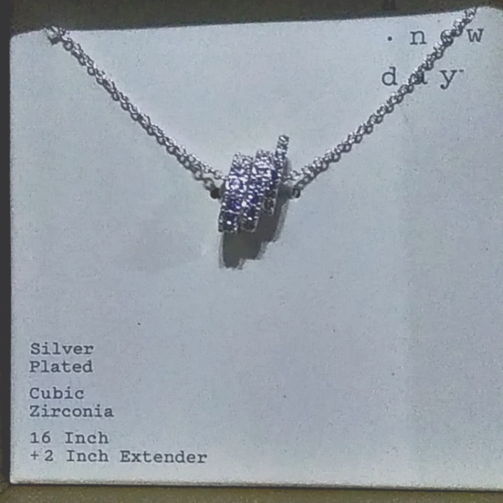 Pretty silver necklace